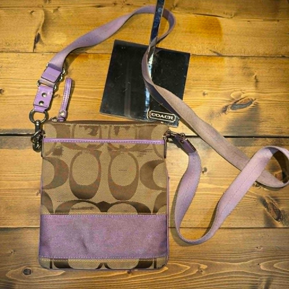 Coach Signature Swingpack Crossbody Bag Khaki Brown Purple Canvas Y2K Zip Top